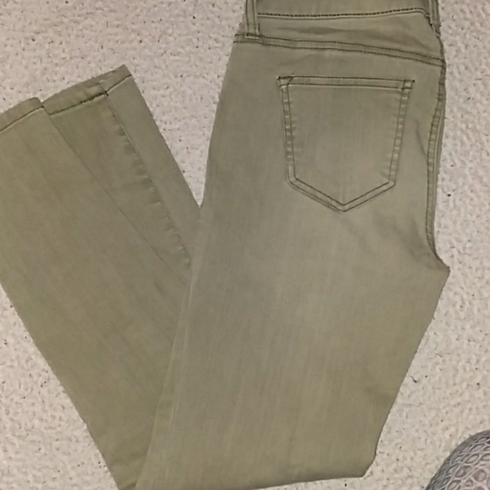 Super cute skinny jeans!